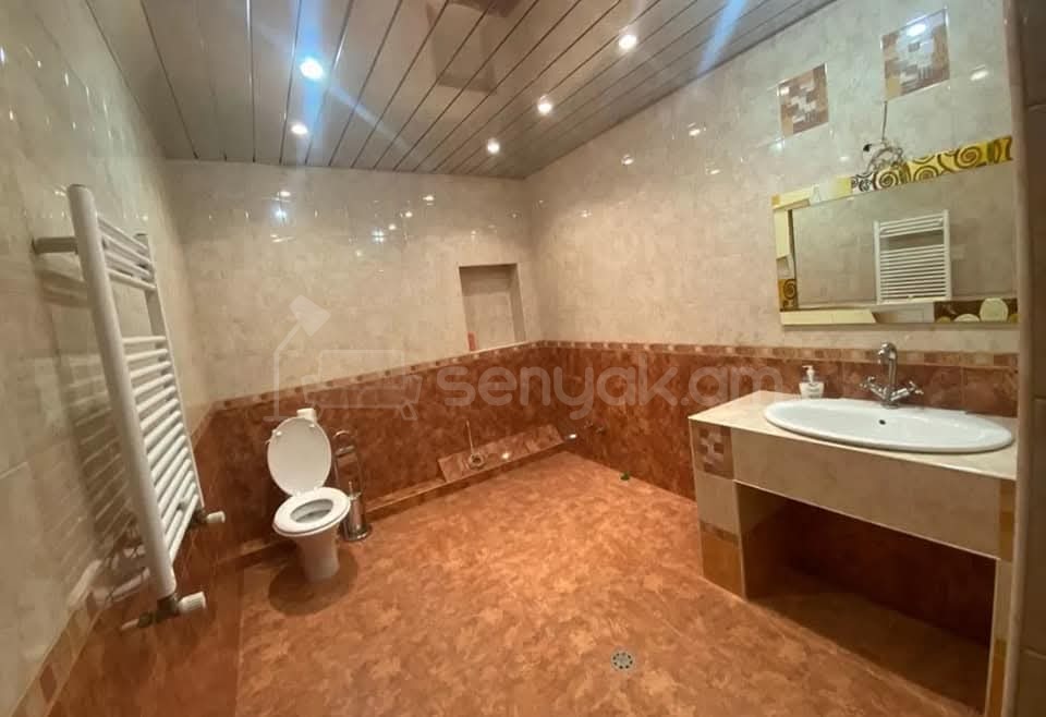 6 Սենյականոց Շքեղ Առանձնատուն, 300քմ, Կահավորված, Լողավազանով, Ավտոտնակով