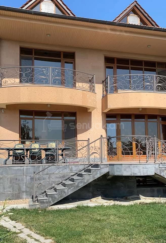 6 Սենյականոց Շքեղ Առանձնատուն, 300քմ, Կահավորված, Լողավազանով, Ավտոտնակով