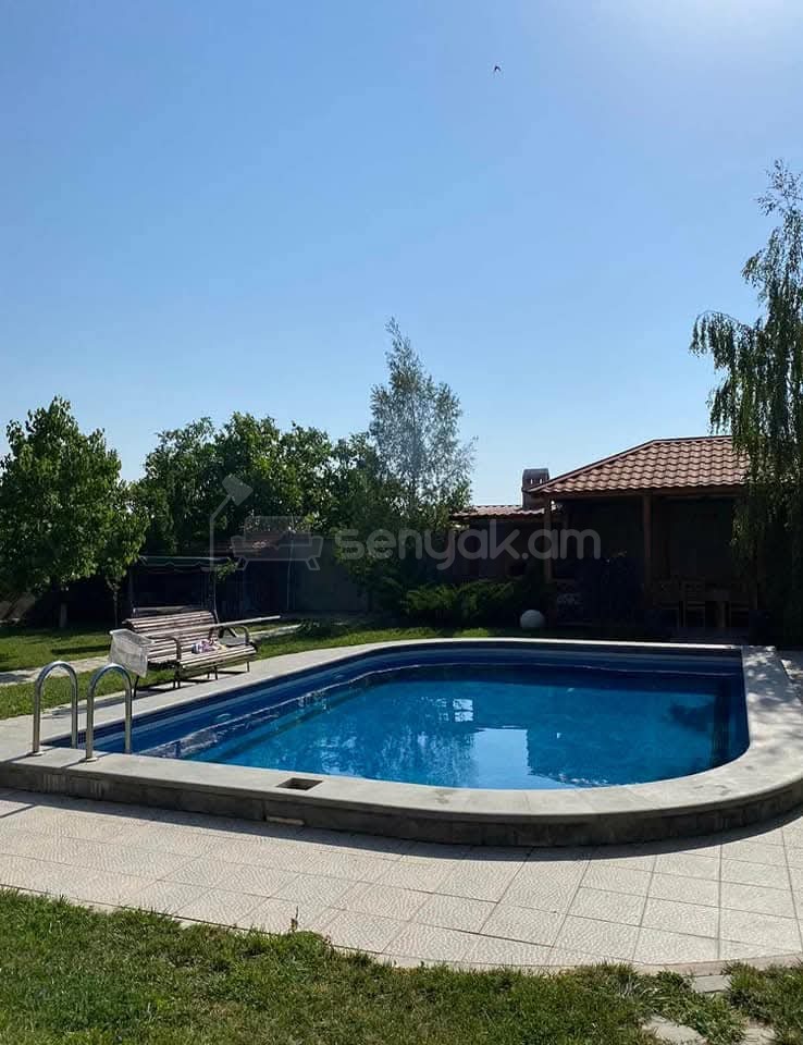 6 Սենյականոց Շքեղ Առանձնատուն, 300քմ, Կահավորված, Լողավազանով, Ավտոտնակով