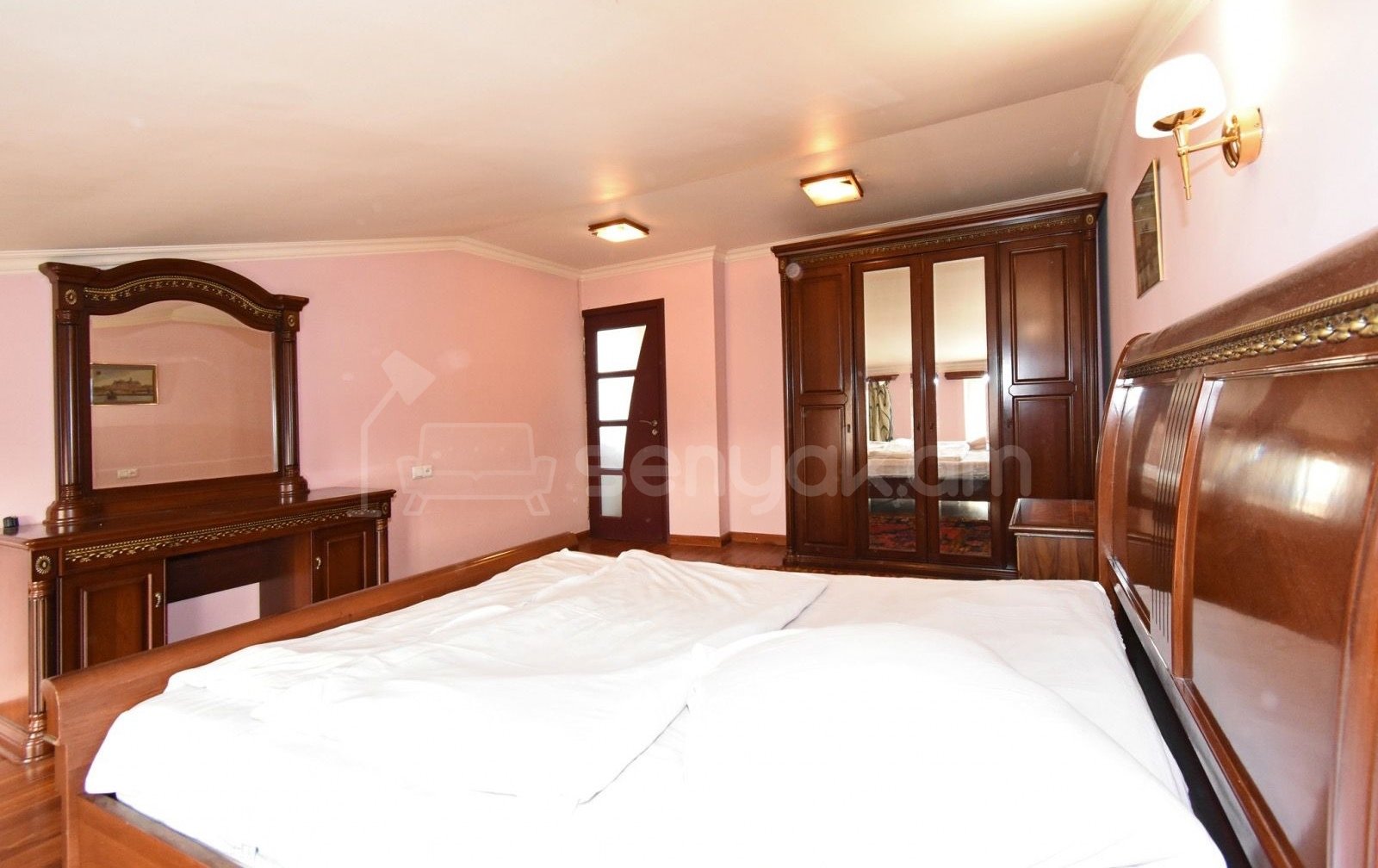 5 Սենյականոց Շքեղ Առանձնատուն, 200քմ, Կահավորված, Լողավազանով, Ավտոտնակով