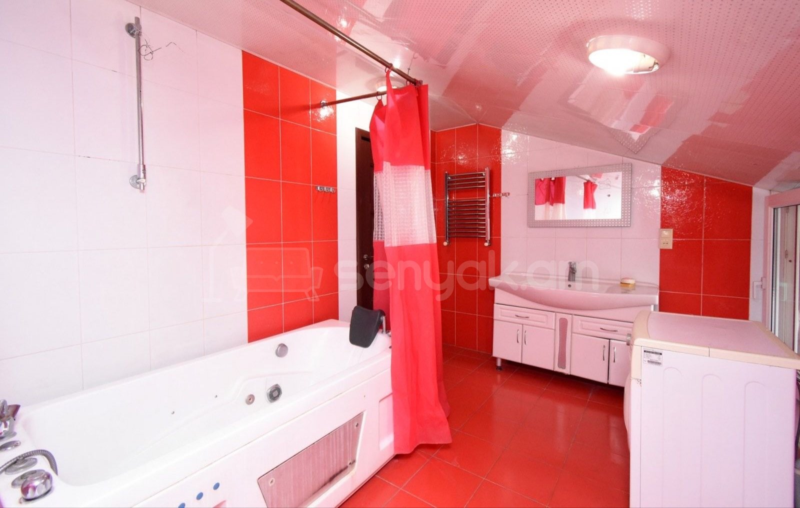 5 Սենյականոց Շքեղ Առանձնատուն, 200քմ, Կահավորված, Լողավազանով, Ավտոտնակով