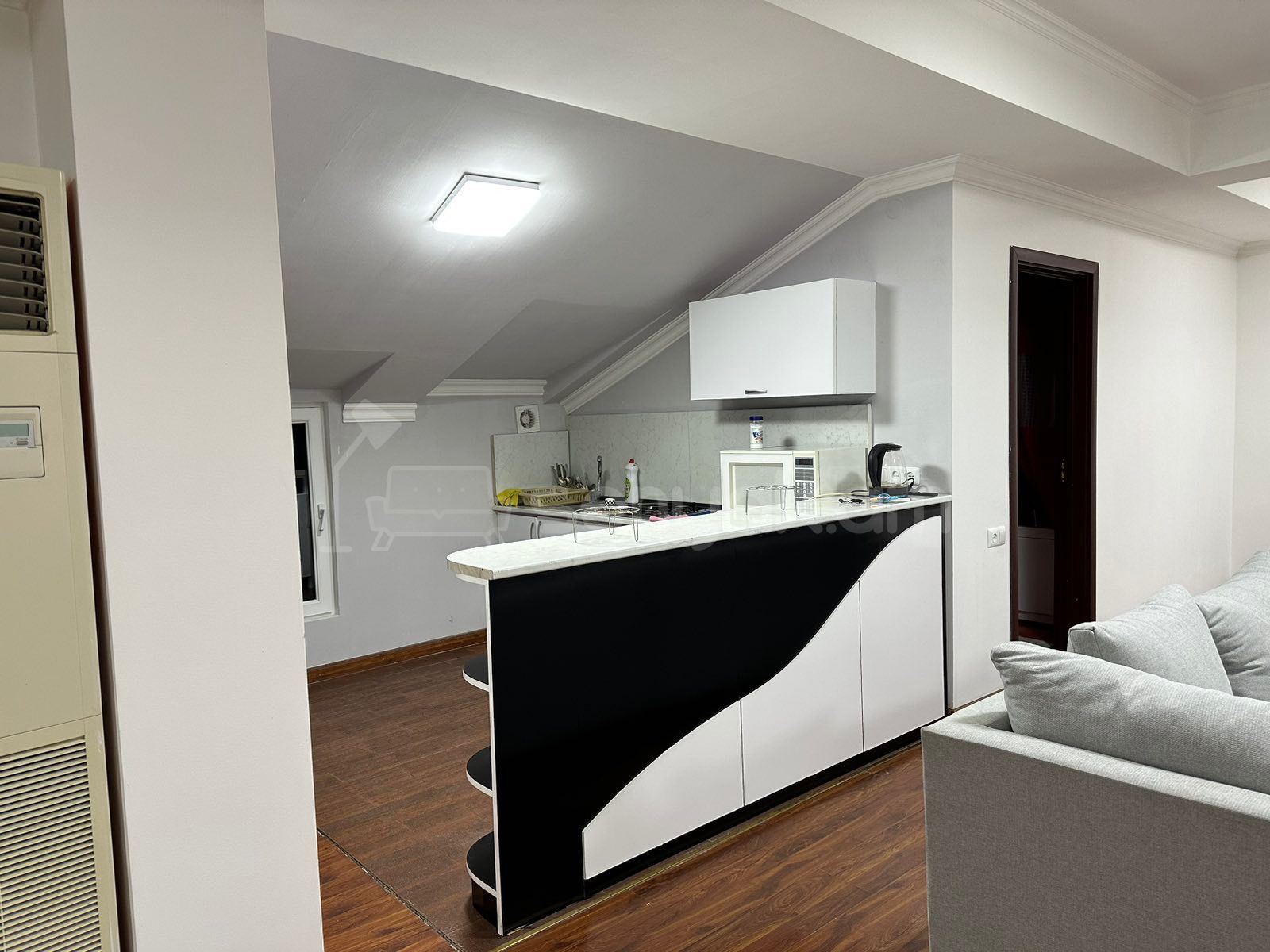 5 Սենյականոց Շքեղ Առանձնատուն, 200քմ, Կահավորված, Լողավազանով, Ավտոտնակով