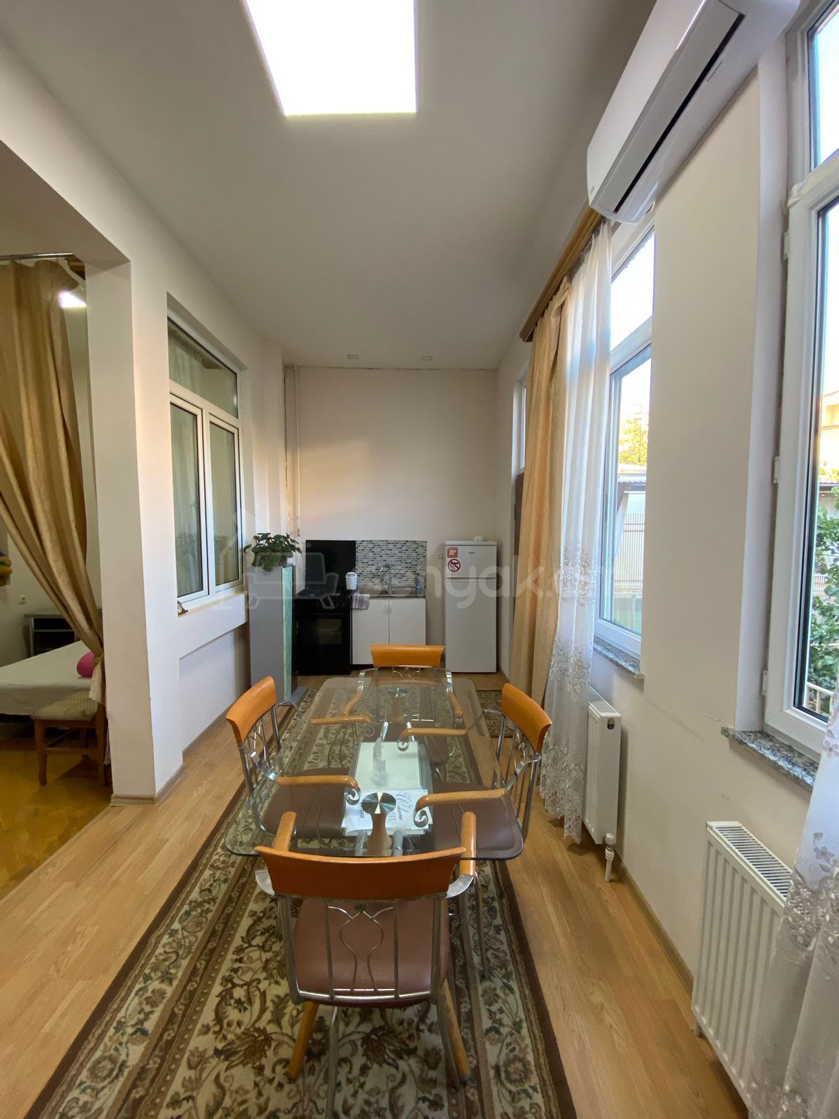 5 Սենյականոց Շքեղ Առանձնատուն, 200քմ, Կահավորված, Լողավազանով, Ավտոտնակով