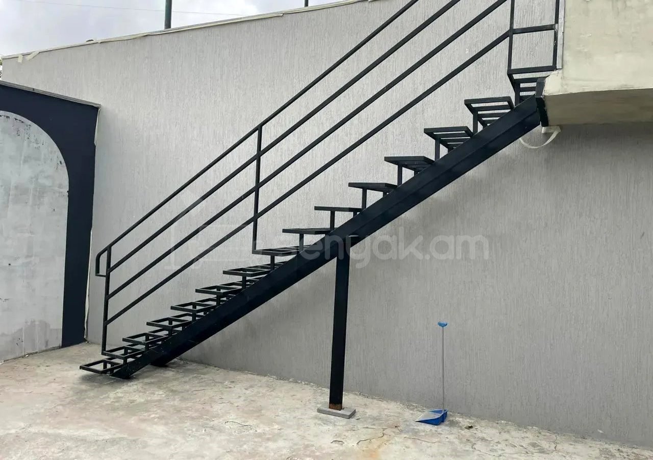 3 Սենյականոց Սեփական Տուն, 130քմ, Կապիտալ Վերանորոգված, Ավտոտնակով