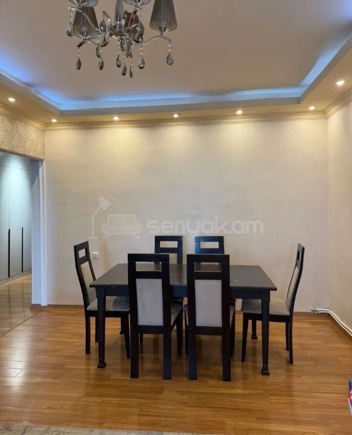 3 Սենյականոց Բնակարան Քարե Շենքում, 80քմ, 5/5 հարկ, Կապիտալ Վերանորոգված