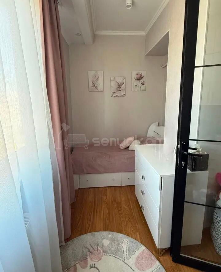 3 Սենյականոց Բնակարան Քարե Շենքում, 80քմ, 5/5 հարկ, Կապիտալ Վերանորոգված