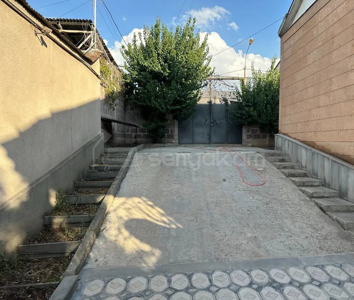 5 Սենյականոց Սեփական Տուն, 195քմ, Կապիտալ Վերանորոգված