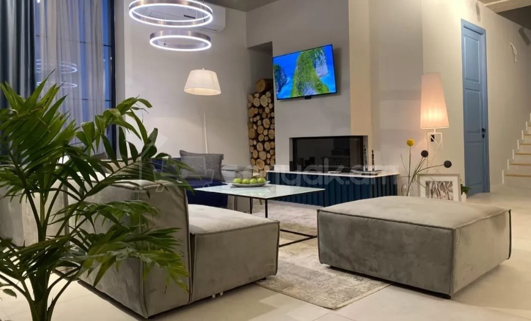 5 Սենյականոց Շքեղ Առանձնատուն, 200քմ, Լողավազանով