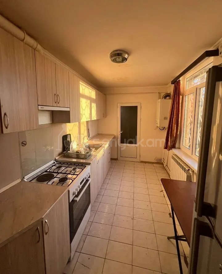 4 Սենյականոց Սեփական Տուն, 183քմ, Կապիտալ Վերանորոգված, Ավտոտնակով