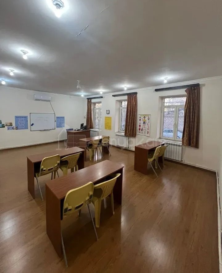 4 Սենյականոց Սեփական Տուն, 183քմ, Կապիտալ Վերանորոգված, Ավտոտնակով