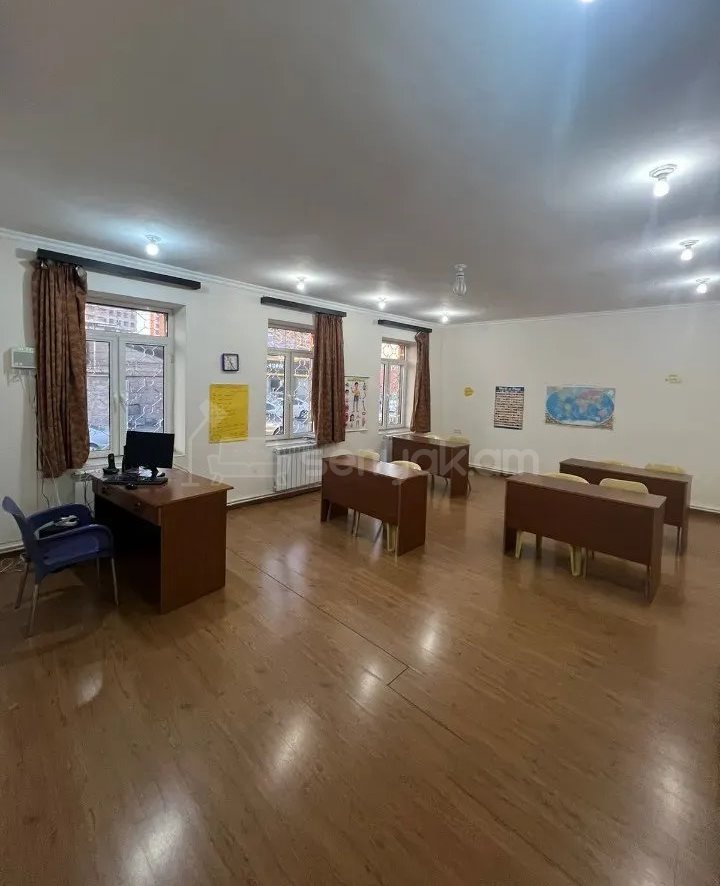 4 Սենյականոց Սեփական Տուն, 183քմ, Կապիտալ Վերանորոգված, Ավտոտնակով