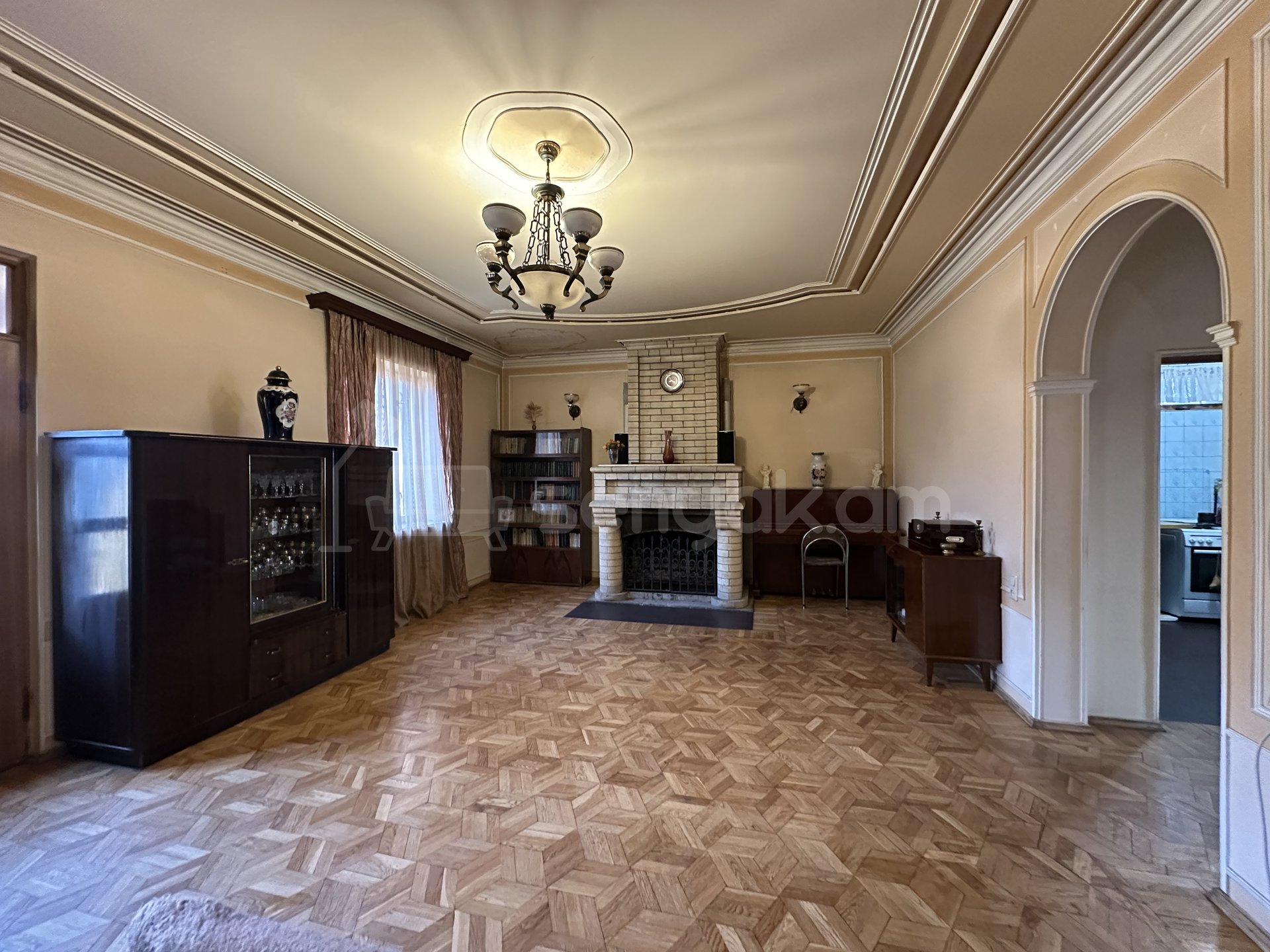 8 Սենյականոց Սեփական Տուն, 389քմ, Կոսմետիկ Վերանորոգված, Ավտոտնակով