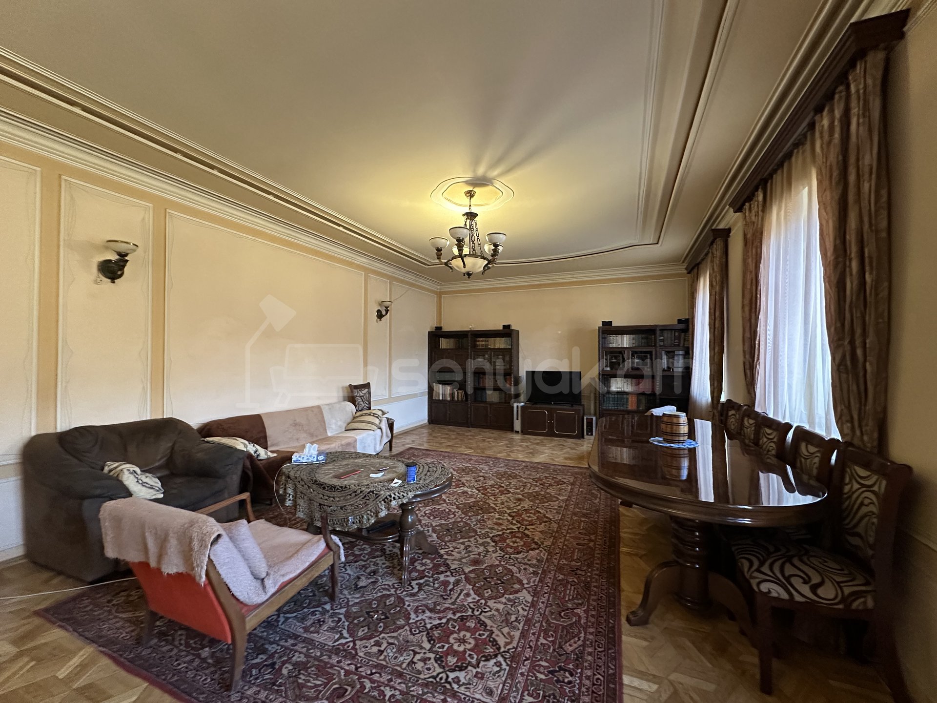 8 Սենյականոց Սեփական Տուն, 389քմ, Կոսմետիկ Վերանորոգված, Ավտոտնակով