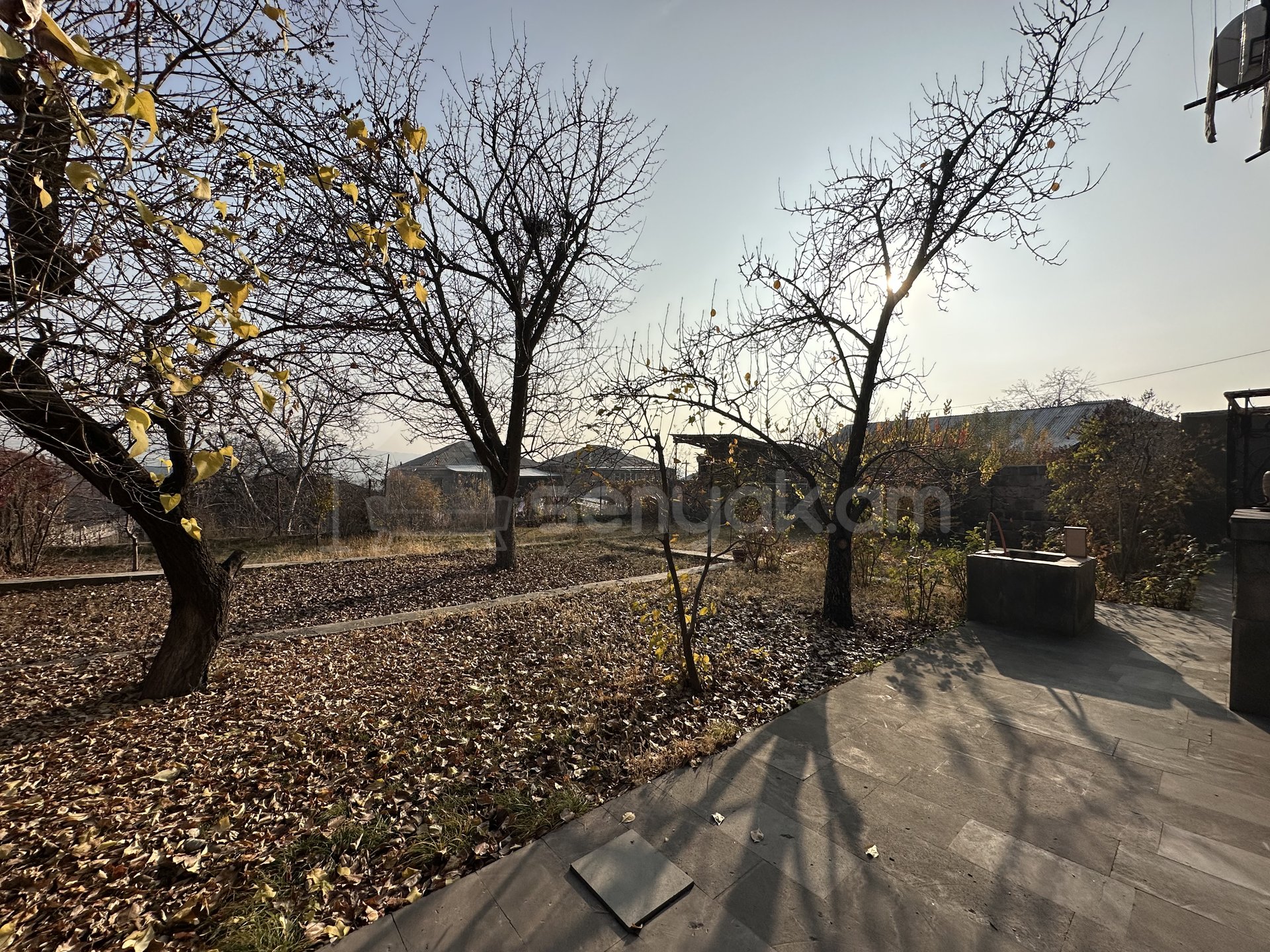 8 Սենյականոց Սեփական Տուն, 389քմ, Կոսմետիկ Վերանորոգված, Ավտոտնակով