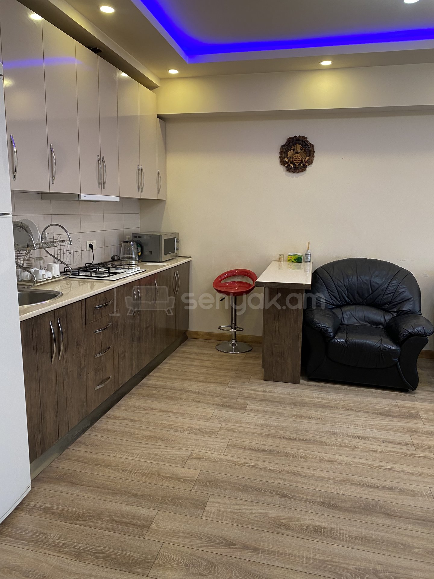 2 Սենյականոց Բնակարան, 42քմ, 3/11 հարկ, Դիզայներական Վերանորոգված