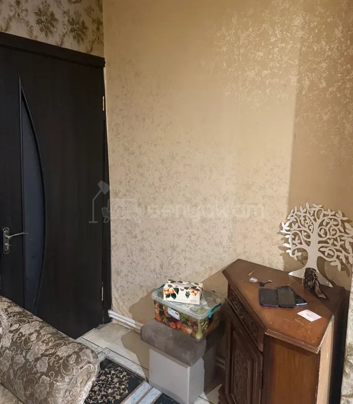 3 Սենյականոց Բնակարան Քարե Շենքում, 78քմ, 2/5 հարկ, Նորմալ Վիճակում, Կահավորված, Արևկող