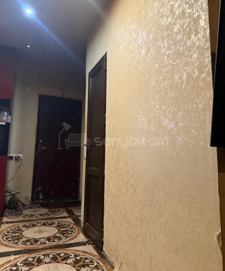 3 Սենյականոց Բնակարան Քարե Շենքում, 78քմ, 2/5 հարկ, Նորմալ Վիճակում, Կահավորված, Արևկող