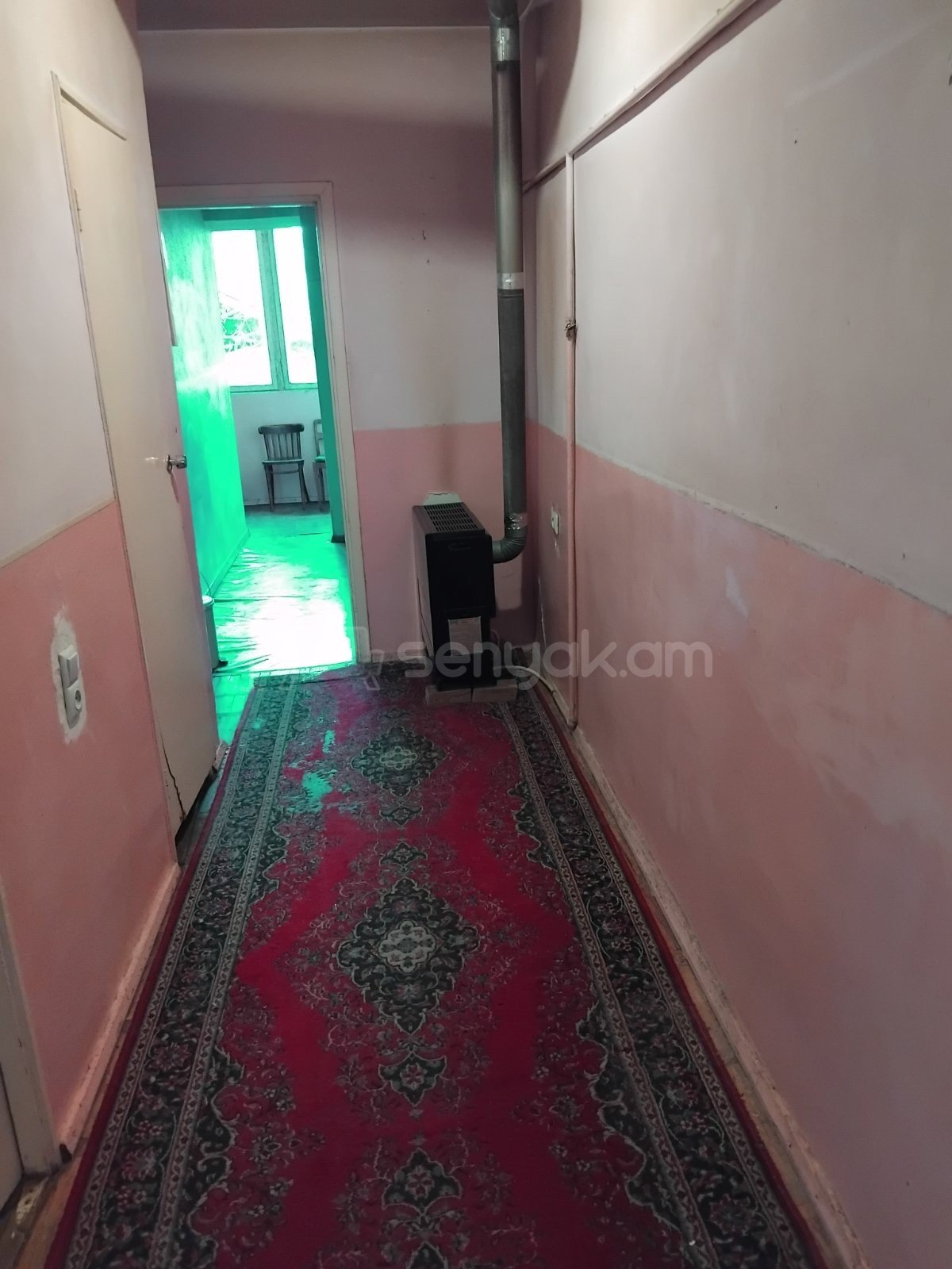 3 Սենյականոց Բնակարան Քարե Շենքում, 70քմ, 5/5 հարկ, Նորմալ Վիճակում, Կահավորված