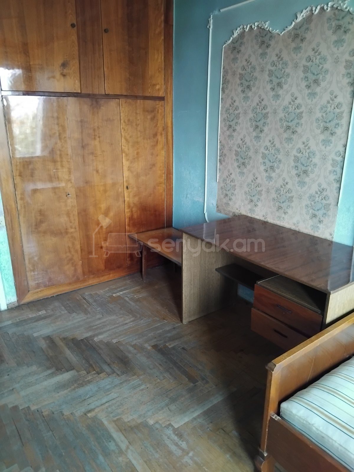 3 Սենյականոց Բնակարան Քարե Շենքում, 70քմ, 5/5 հարկ, Նորմալ Վիճակում, Կահավորված