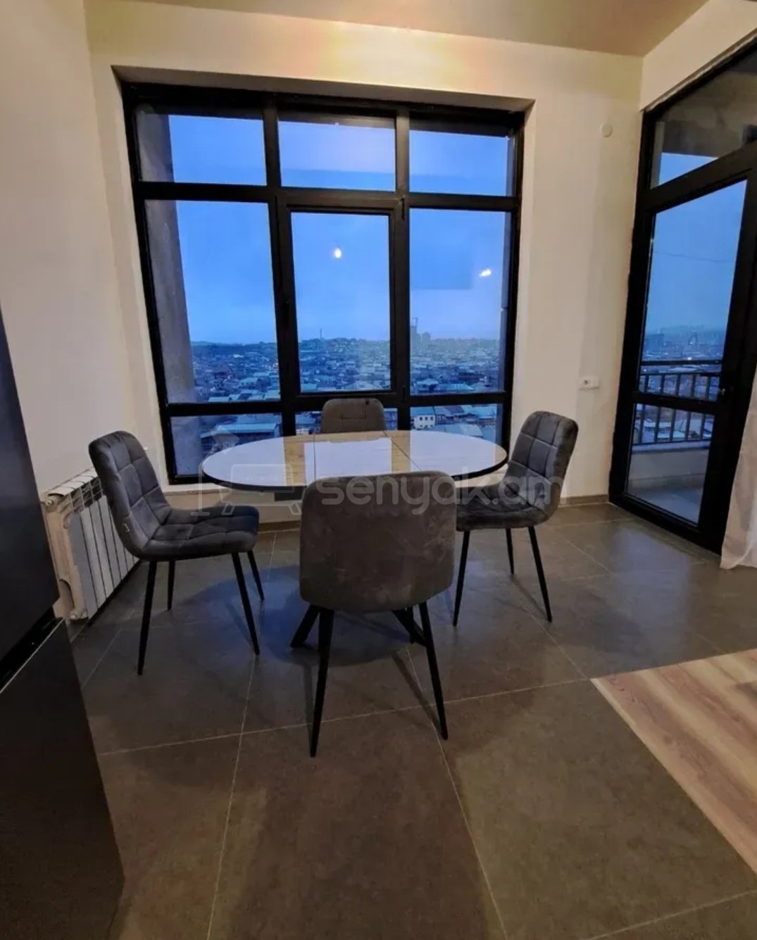 2 Սենյականոց Բնակարան Նորակառույցում, 50քմ, 10/16 հարկ, Կապիտալ Վերանորոգված, Կահավորված