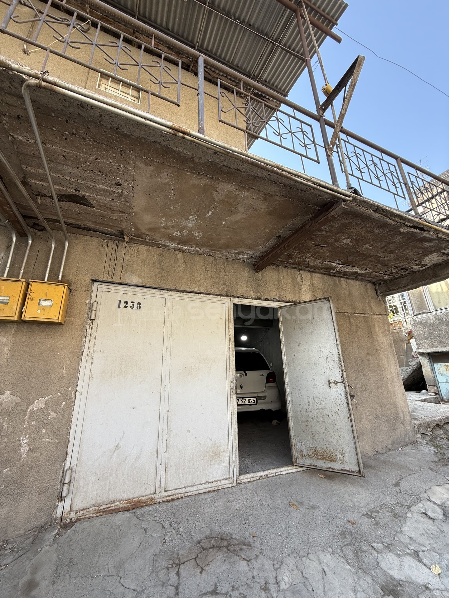 3 Սենյականոց Սեփական Տուն, 100քմ, Կոսմետիկ Վերանորոգված, Ավտոտնակով