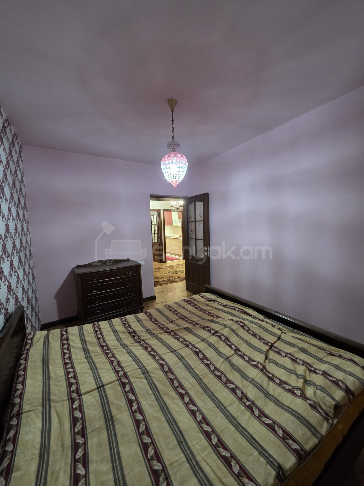 3 Սենյականոց Բնակարան Քարե Շենքում, 90քմ, 2/5 հարկ, Կապիտալ Վերանորոգված, Կահավորված, Արևկող