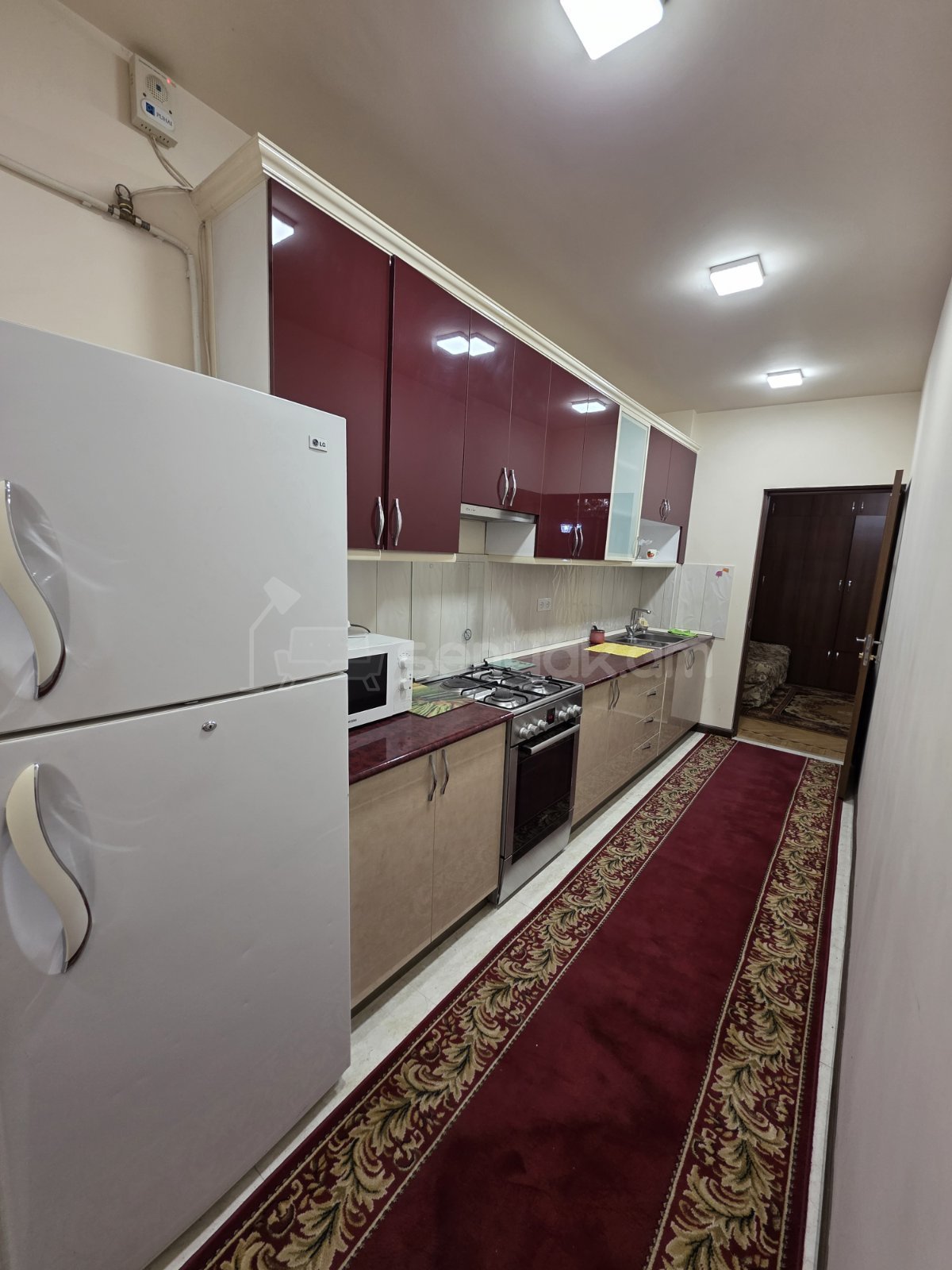 3 Սենյականոց Բնակարան Քարե Շենքում, 90քմ, 2/5 հարկ, Կապիտալ Վերանորոգված, Կահավորված, Արևկող