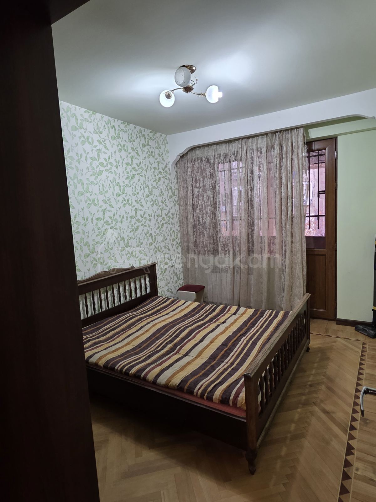 3 Սենյականոց Բնակարան Քարե Շենքում, 90քմ, 2/5 հարկ, Կապիտալ Վերանորոգված, Կահավորված, Արևկող