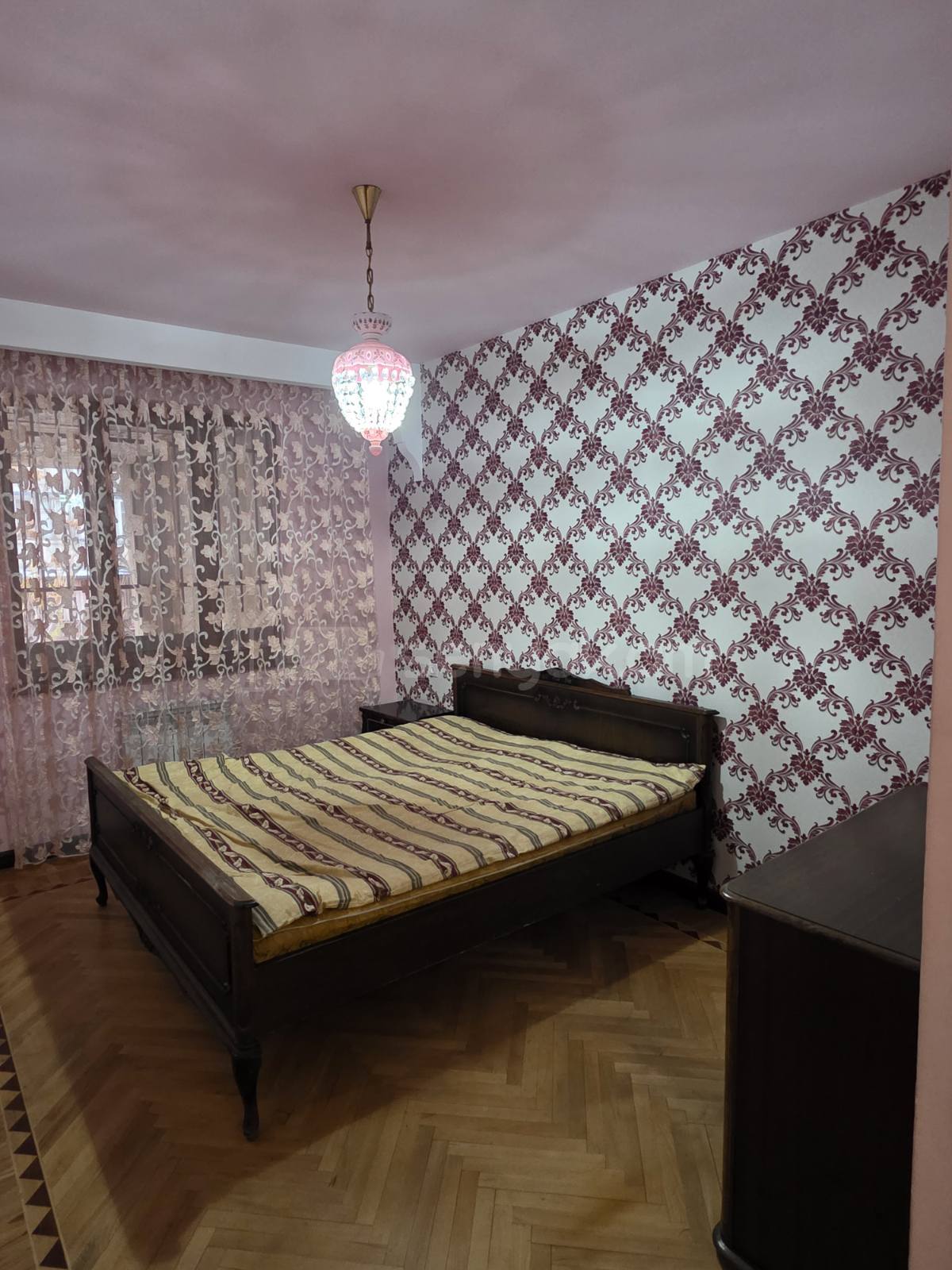 3 Սենյականոց Բնակարան Քարե Շենքում, 90քմ, 2/5 հարկ, Կապիտալ Վերանորոգված, Կահավորված, Արևկող