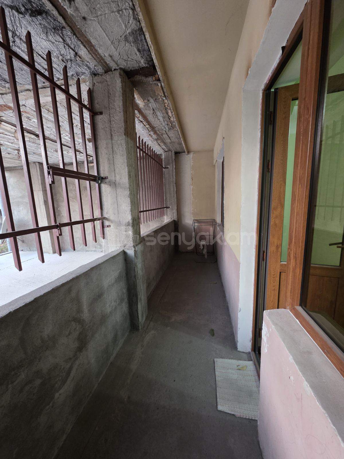 3 Սենյականոց Բնակարան Քարե Շենքում, 90քմ, 2/5 հարկ, Կապիտալ Վերանորոգված, Կահավորված, Արևկող