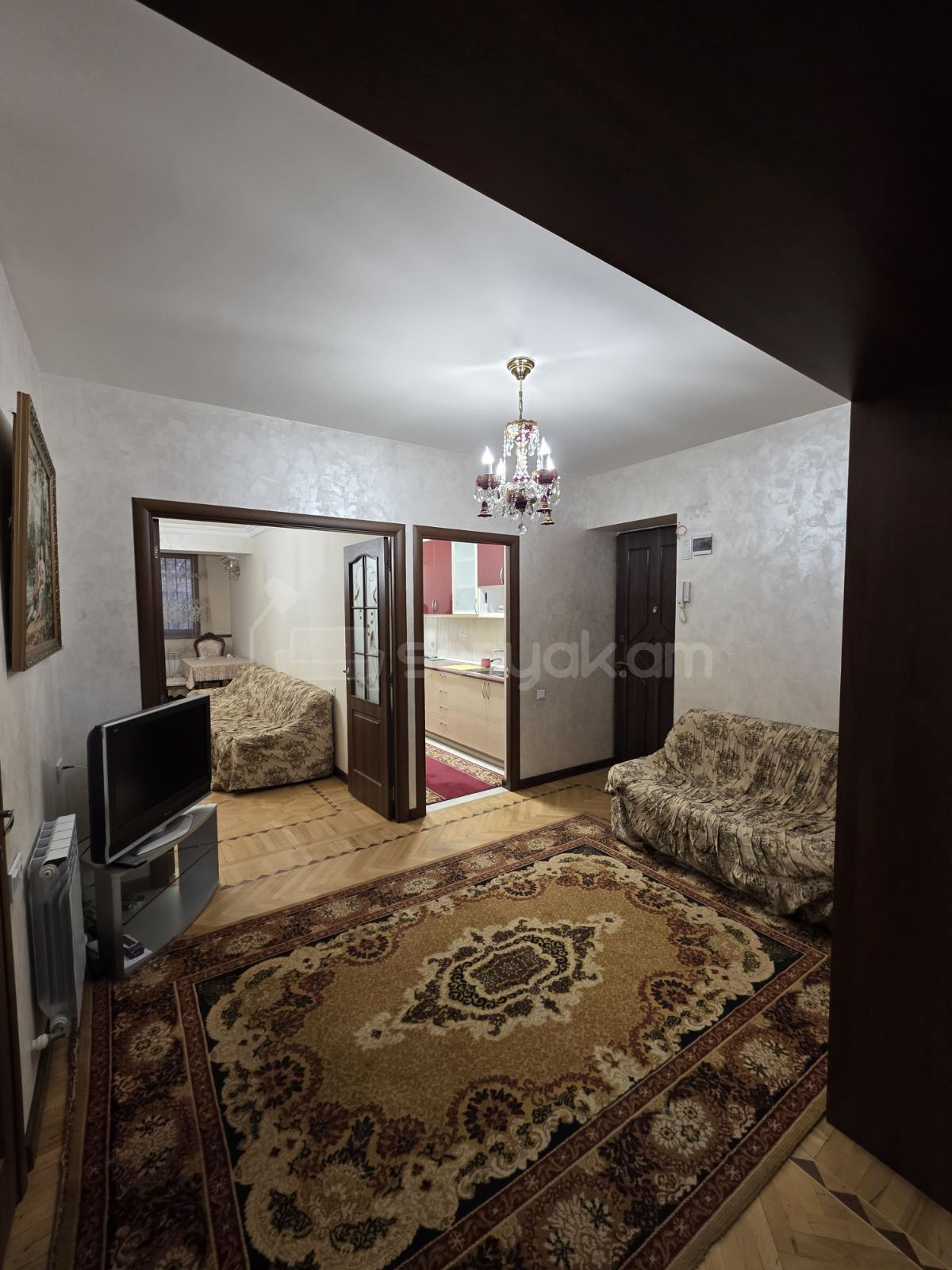 3 Սենյականոց Բնակարան Քարե Շենքում, 90քմ, 2/5 հարկ, Կապիտալ Վերանորոգված, Կահավորված, Արևկող