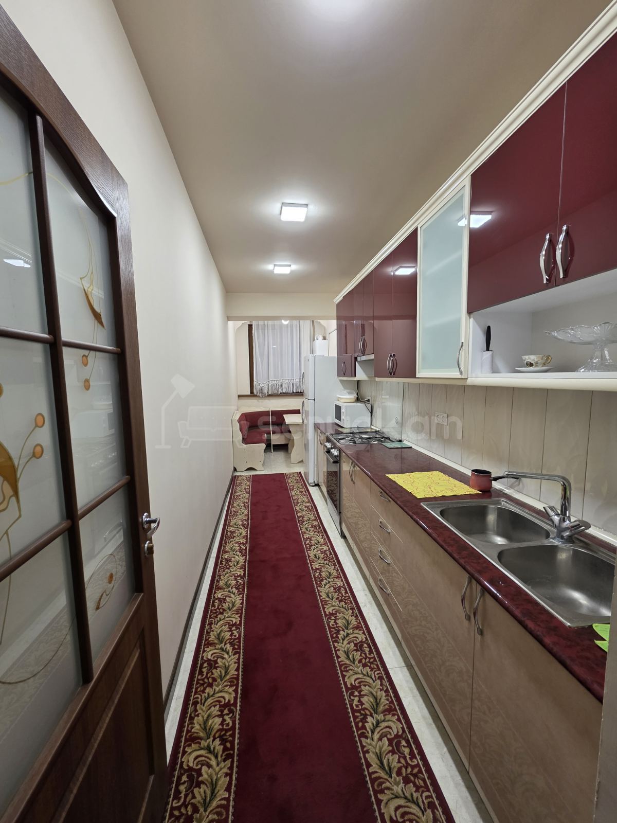 3 Սենյականոց Բնակարան Քարե Շենքում, 90քմ, 2/5 հարկ, Կապիտալ Վերանորոգված, Կահավորված, Արևկող