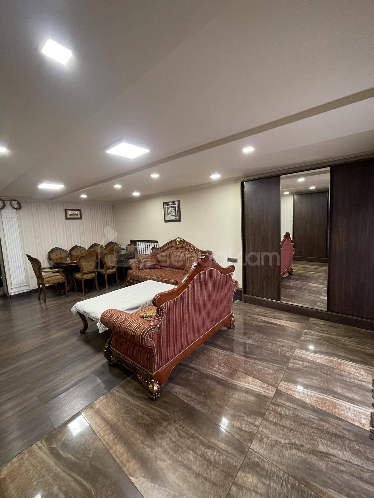 7 Սենյականոց Սեփական Տուն, 360քմ, Կապիտալ Վերանորոգված, Ավտոտնակով