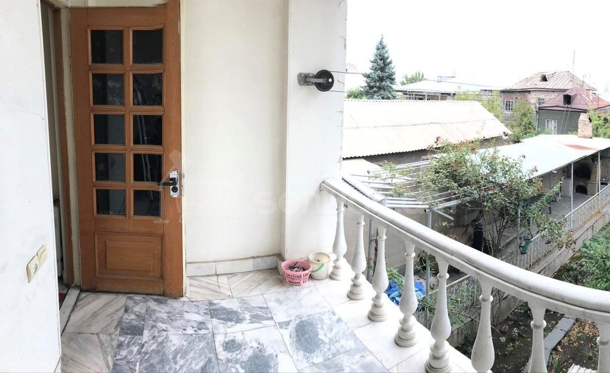 7 Սենյականոց Սեփական Տուն, 360քմ, Կապիտալ Վերանորոգված, Ավտոտնակով