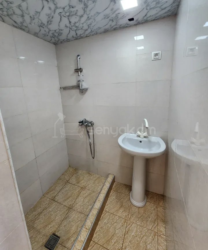 3 Սենյականոց Բնակարան Քարե Շենքում, 50քմ, 1/1 հարկ, Նորմալ Վիճակում, Կահավորված, Արևկող