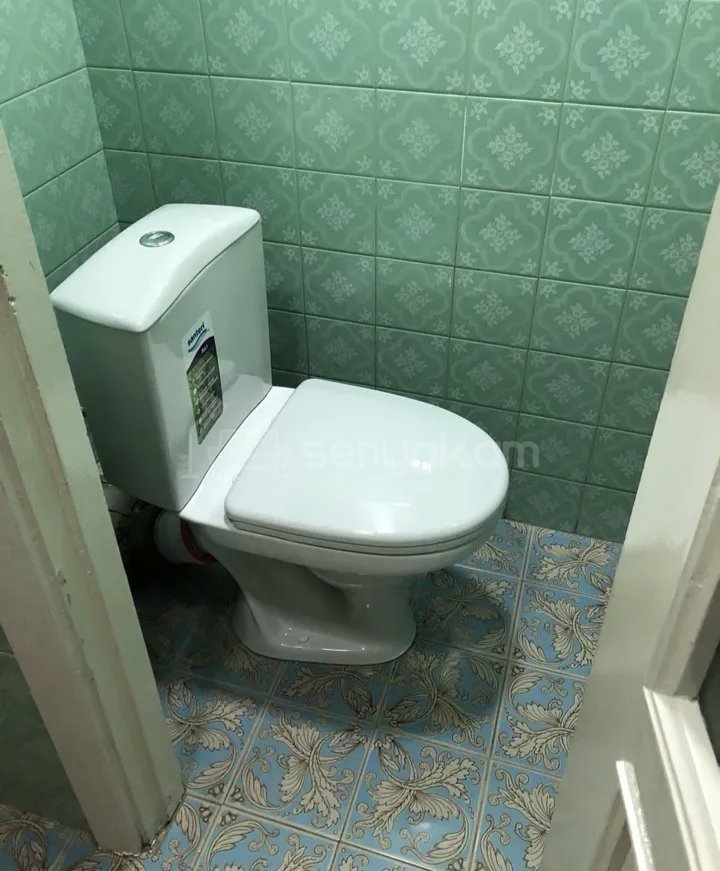 2 Սենյականոց Բնակարան Քարե Շենքում, 44քմ, 2/4 հարկ, Նորմալ Վիճակում, Կահավորված, Արևկող