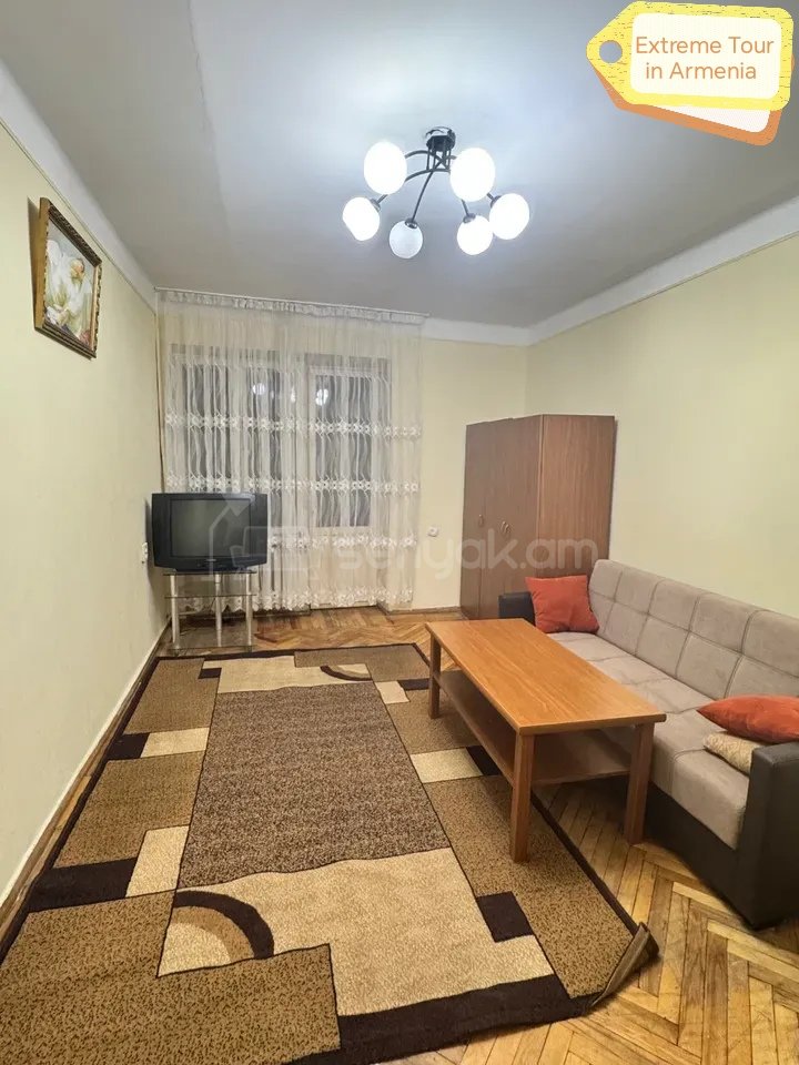 2 Սենյականոց Բնակարան Քարե Շենքում, 48քմ, 3/5 հարկ, Նորմալ Վիճակում, Կահավորված, Արևկող