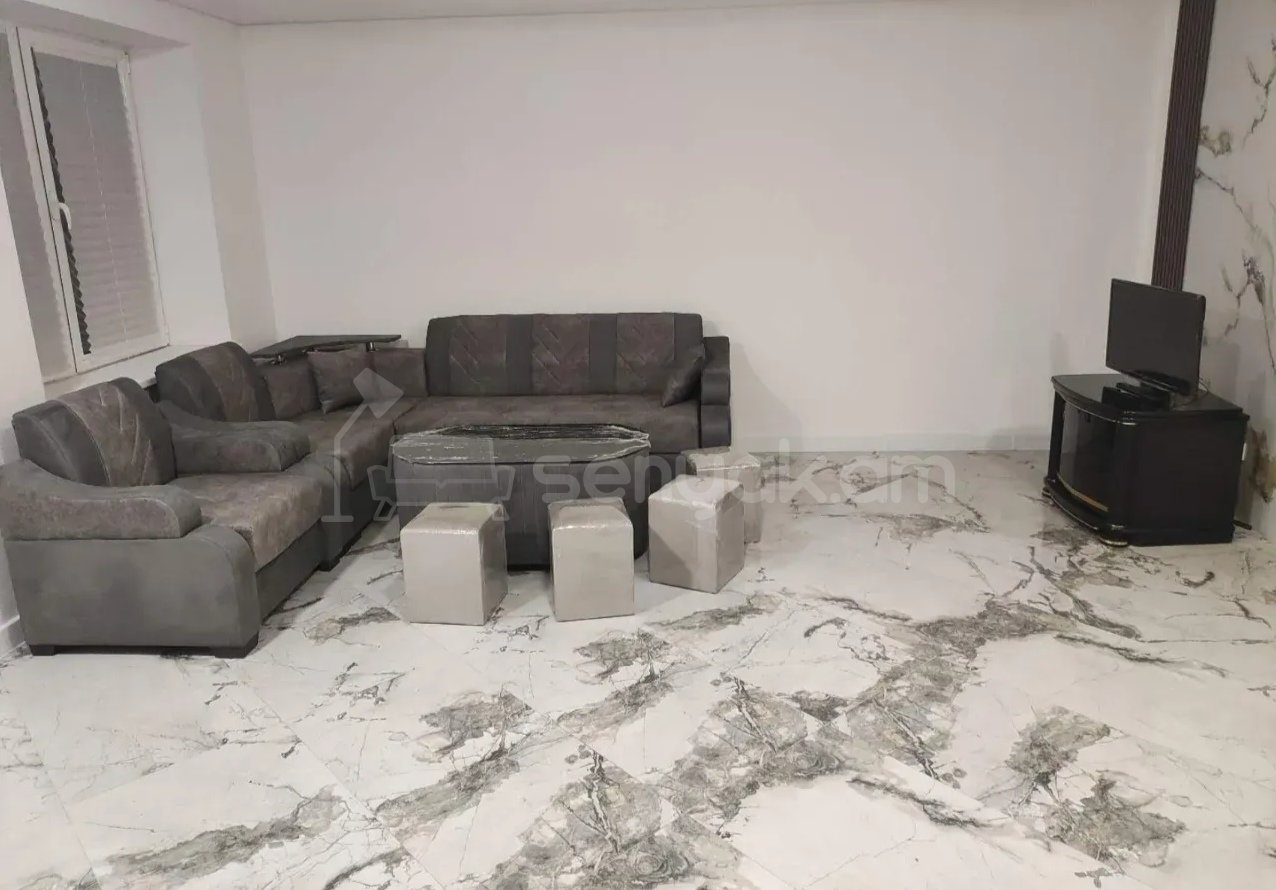 3 Սենյականոց Բնակարան Քարե Շենքում, 80քմ, 1/5 հարկ, Կապիտալ Վերանորոգված, Կահավորված