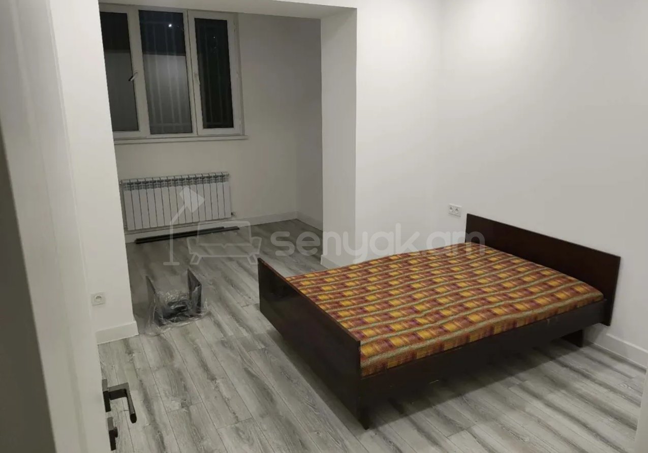 3 Սենյականոց Բնակարան Քարե Շենքում, 80քմ, 1/5 հարկ, Կապիտալ Վերանորոգված, Կահավորված