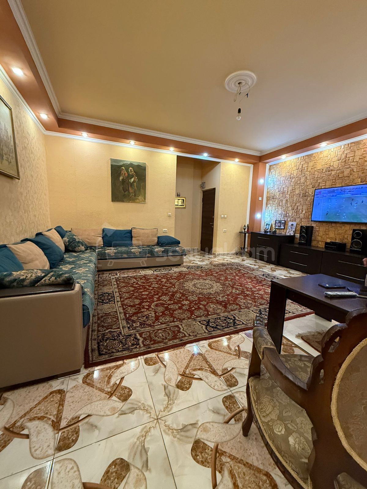 3 Սենյականոց Բնակարան Քարե Շենքում, 92քմ, 2/3 հարկ, Կապիտալ Վերանորոգված