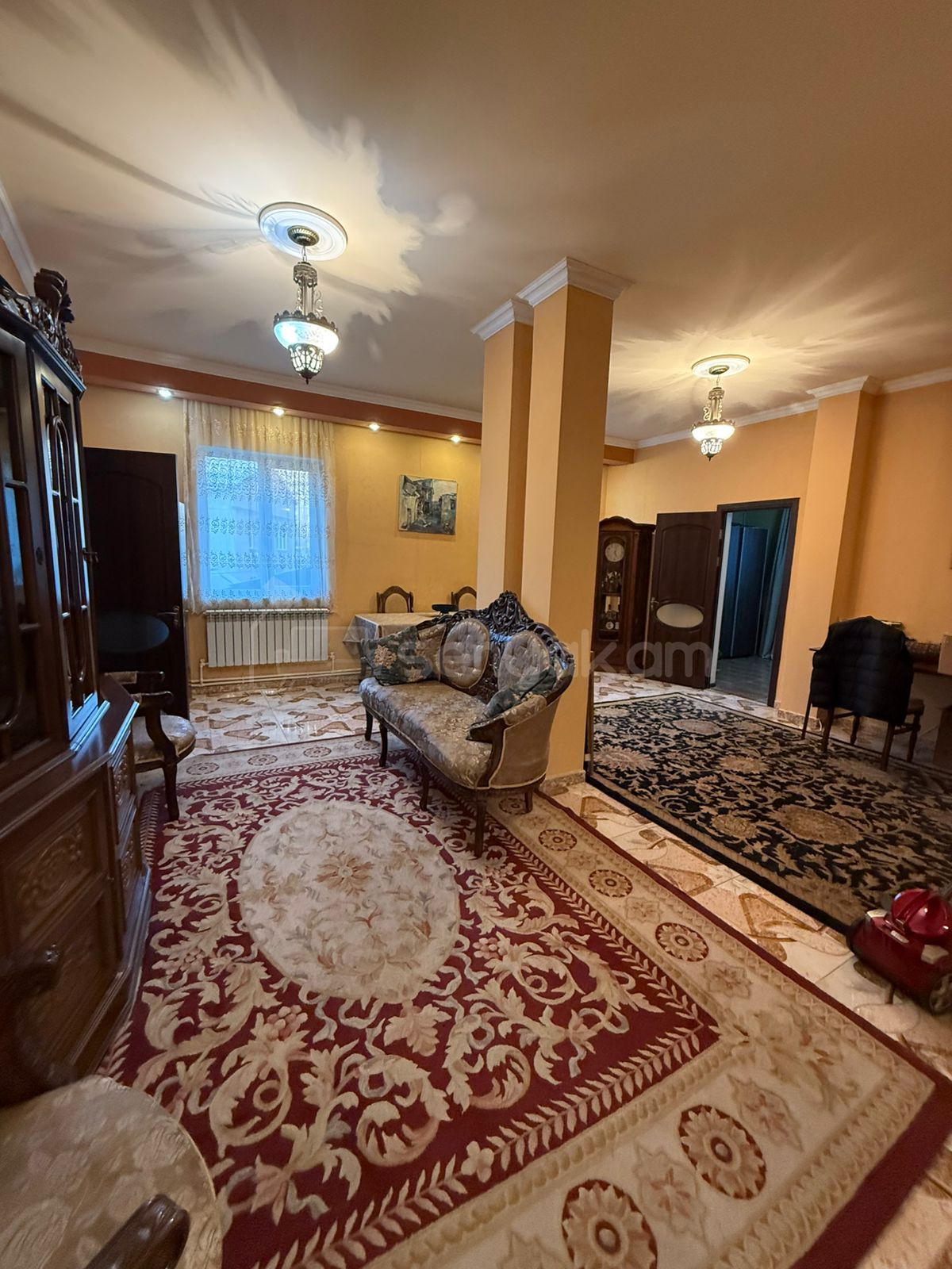 3 Սենյականոց Բնակարան Քարե Շենքում, 92քմ, 2/3 հարկ, Կապիտալ Վերանորոգված