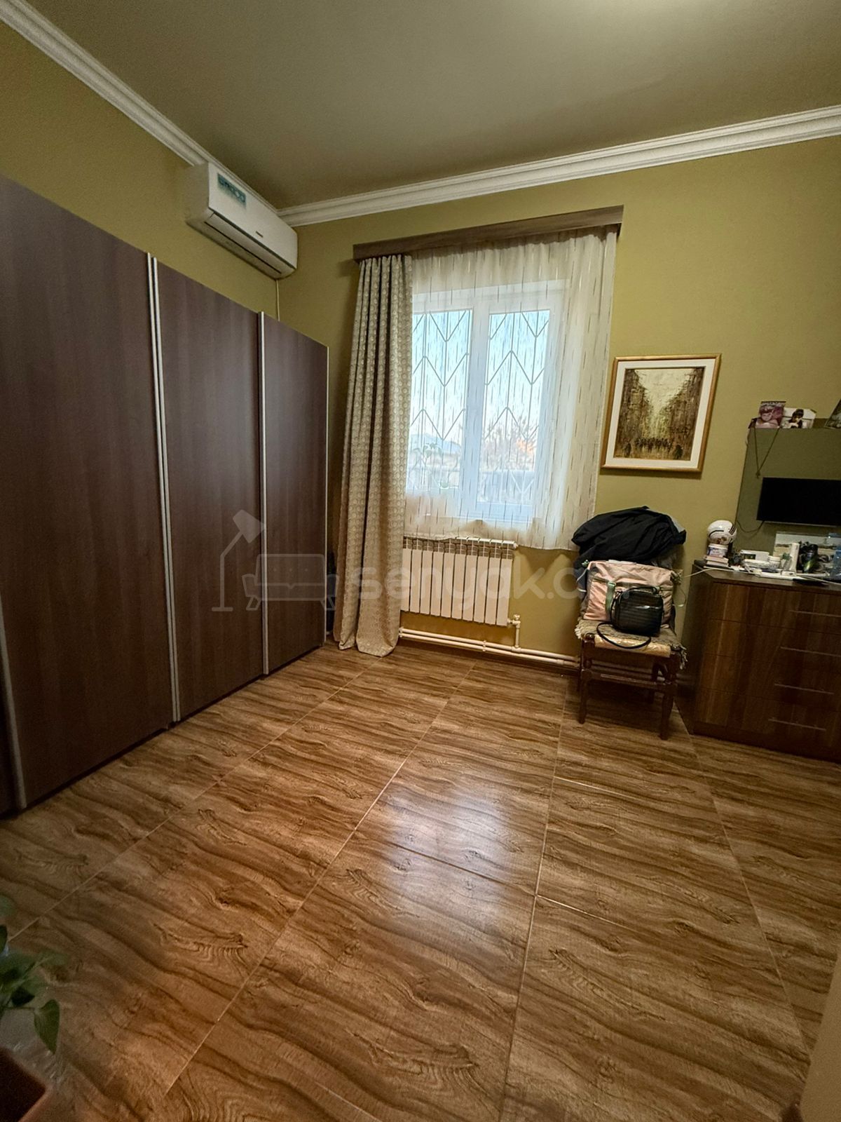 3 Սենյականոց Բնակարան Քարե Շենքում, 92քմ, 2/3 հարկ, Կապիտալ Վերանորոգված