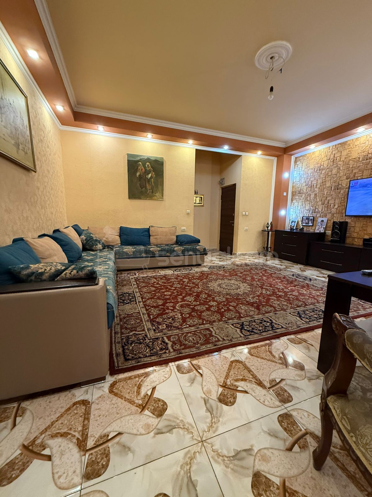 3 Սենյականոց Բնակարան Քարե Շենքում, 92քմ, 2/3 հարկ, Կապիտալ Վերանորոգված