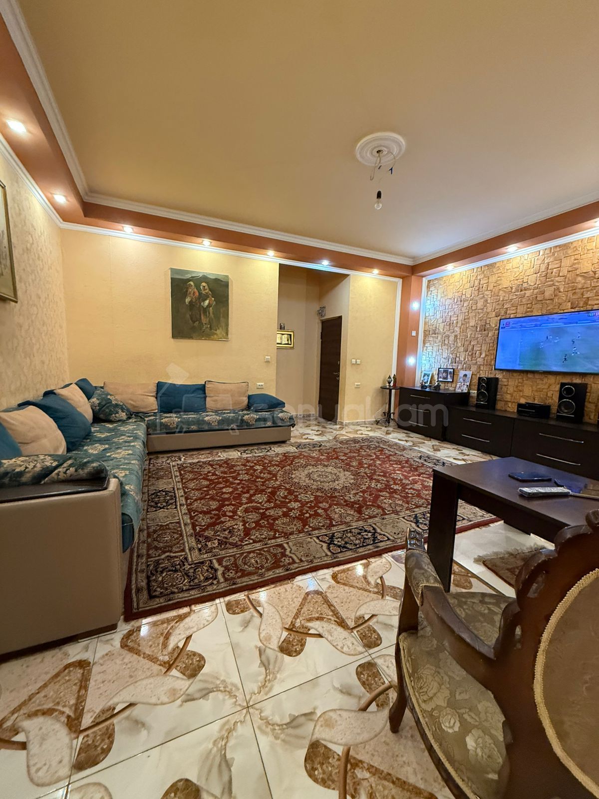 3 Սենյականոց Բնակարան Քարե Շենքում, 92քմ, 2/3 հարկ, Կապիտալ Վերանորոգված