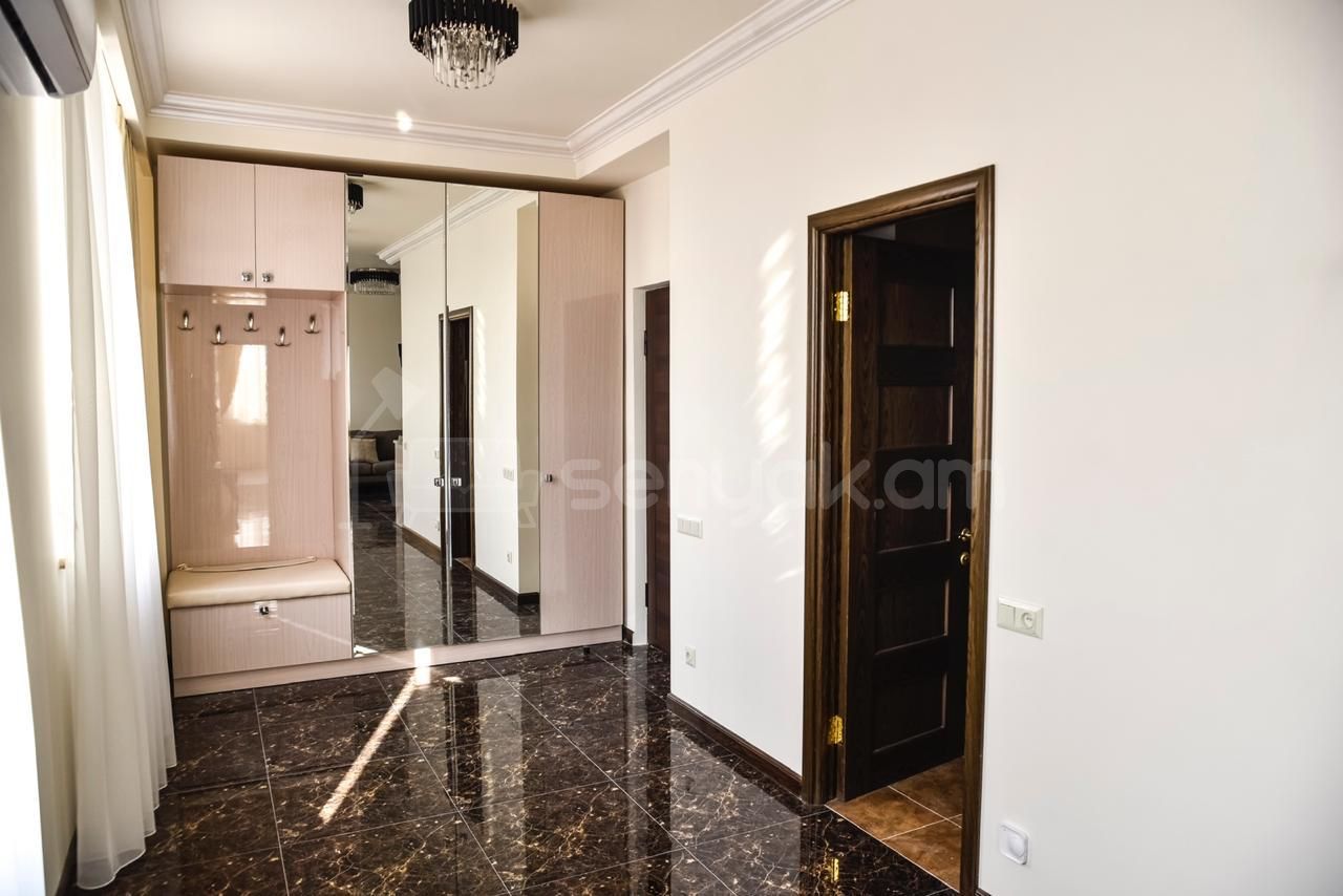 2 Սենյականոց Բնակարան Նորակառույցում, 55քմ, 9/12 հարկ, Դիզայներական Վերանորոգված