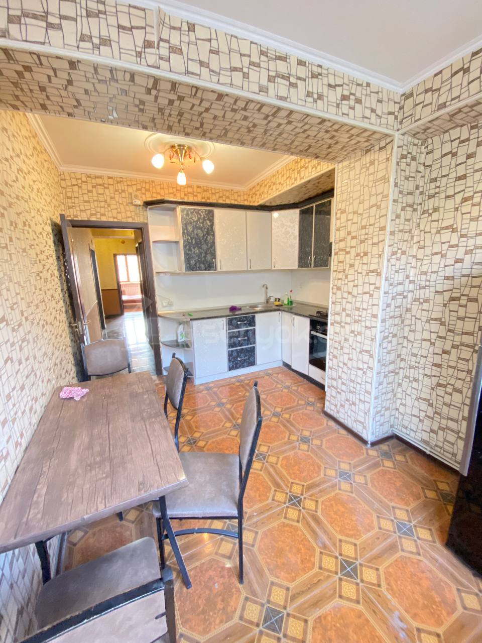 3 Սենյականոց Բնակարան, 98քմ, 2/9 հարկ, Կապիտալ Վերանորոգված, Կահավորված