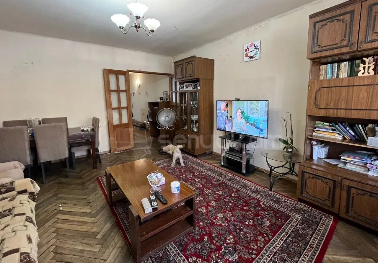 3 Սենյականոց Բնակարան Քարե Շենքում, 72քմ, 4/5 հարկ, Պետական Վիճակում