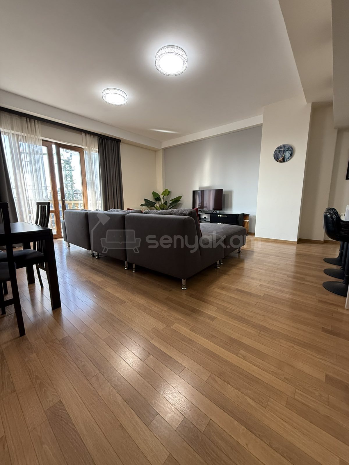 3 Սենյականոց Բնակարան, 137քմ, 3/6 հարկ, Կապիտալ Վերանորոգված, Կահավորված, Արևկող