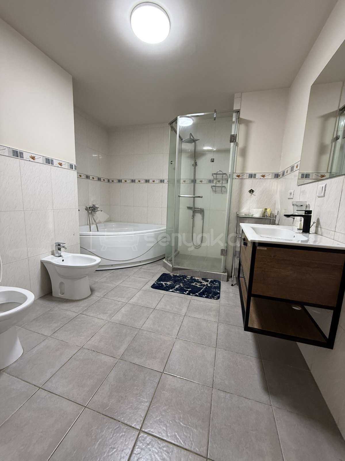 3 Սենյականոց Բնակարան, 137քմ, 3/6 հարկ, Կապիտալ Վերանորոգված, Կահավորված, Արևկող