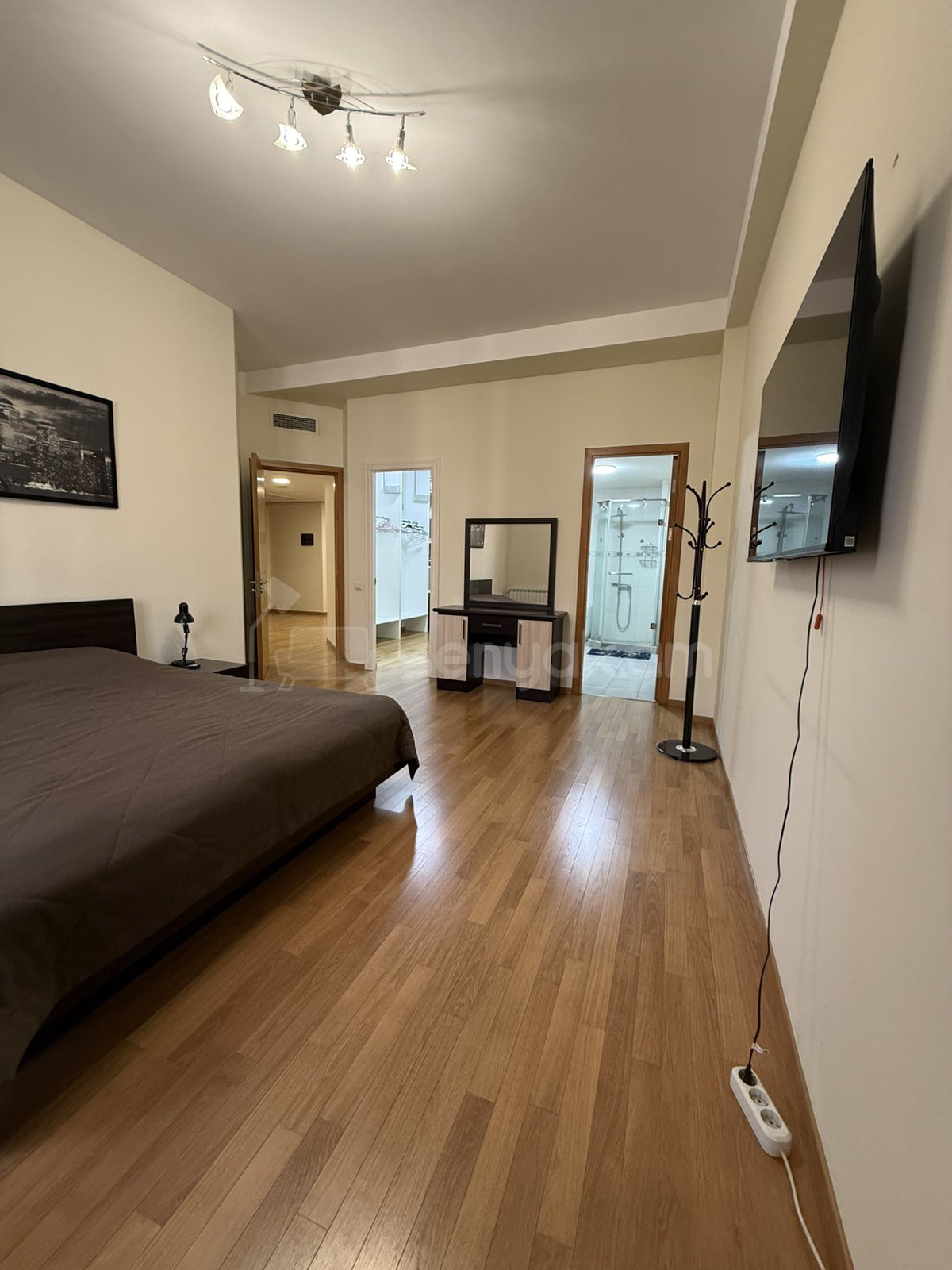 3 Սենյականոց Բնակարան, 137քմ, 3/6 հարկ, Կապիտալ Վերանորոգված, Կահավորված, Արևկող